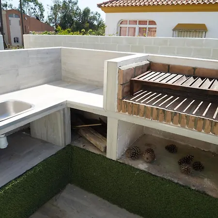 Blanco Con Piscina Privada